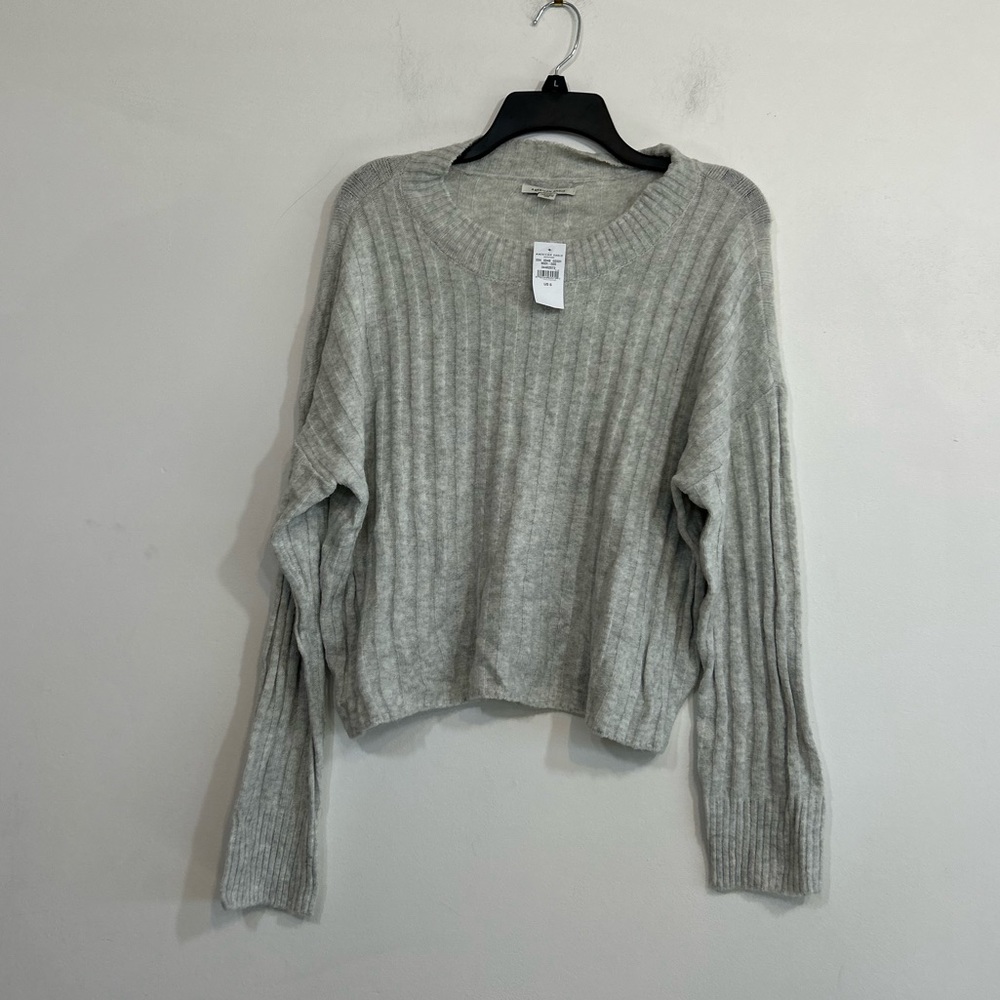 American Eagle Outfitters NWT Grey Sweater Women’s Size Small